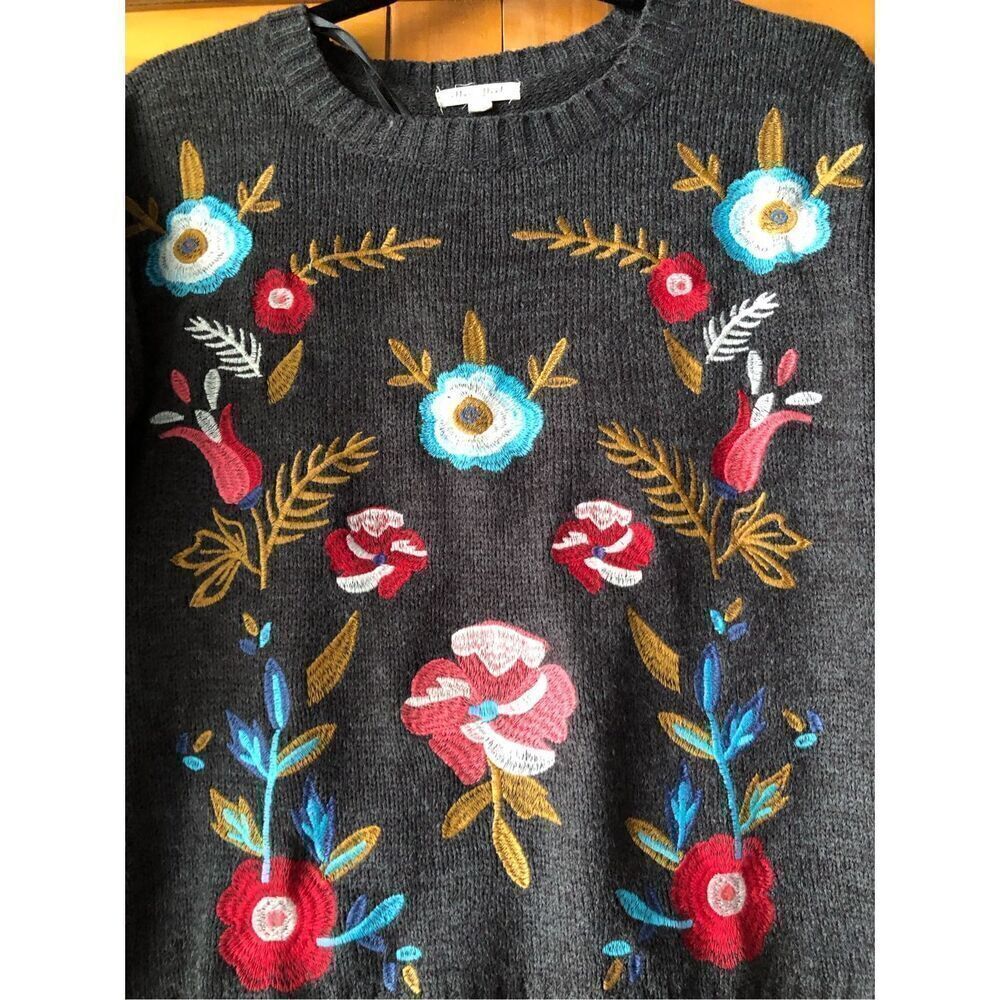 Ultra Flirt women’s Gray sweater, floral embroidery Size S - Picture 3 of 8